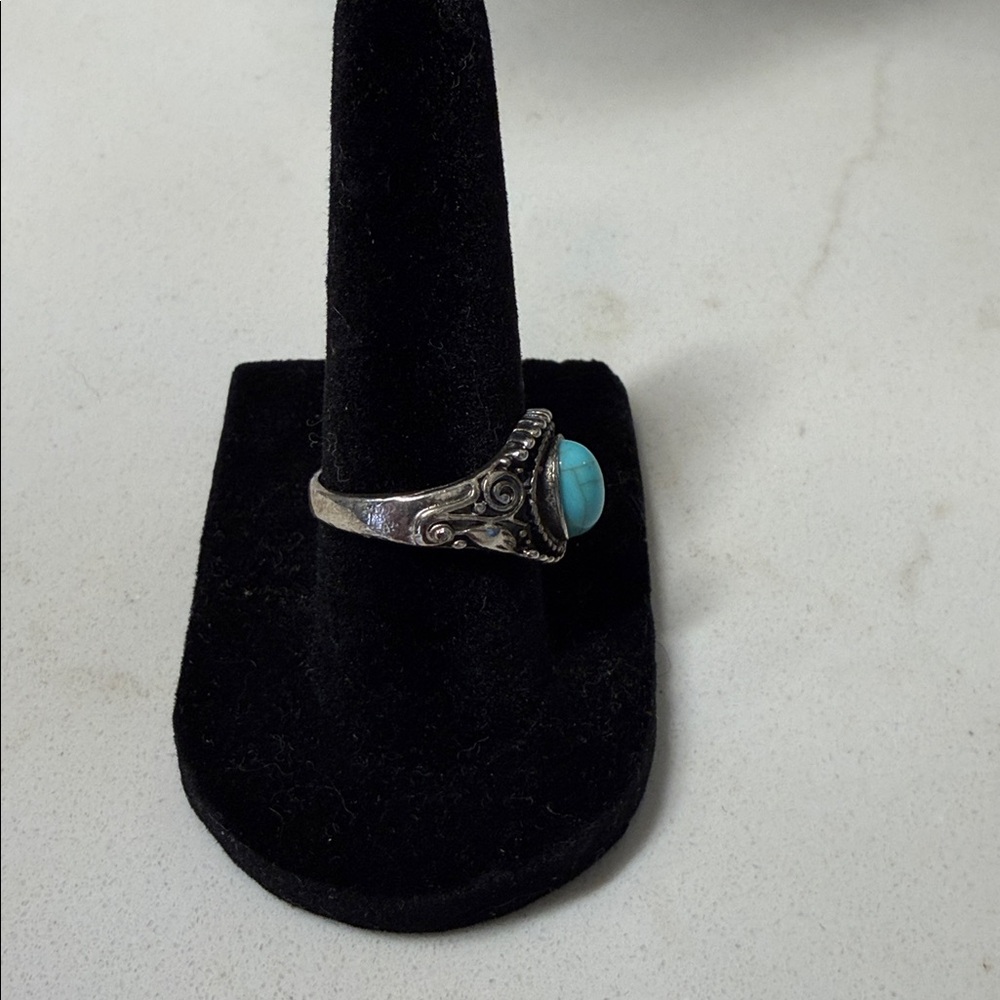 Turquoise Silver Ring - Picture 2 of 3